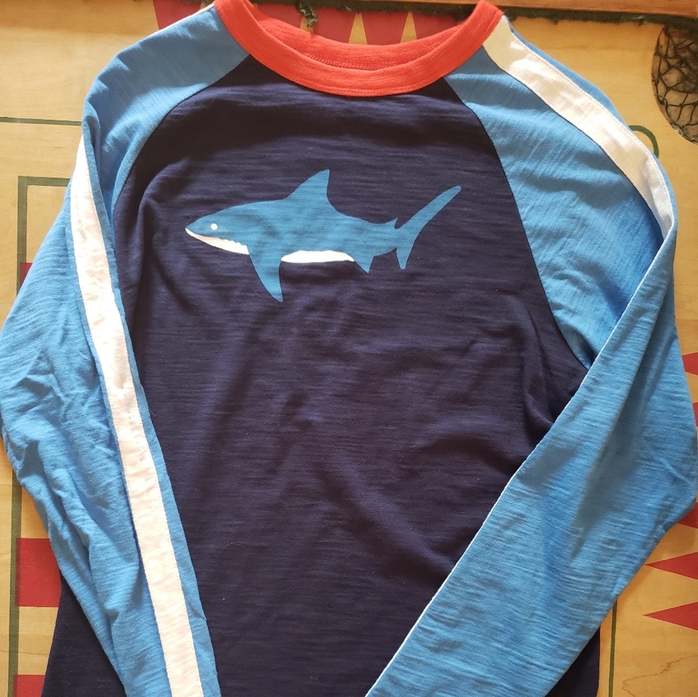 Hanna andersson 160 xl boys shark tee